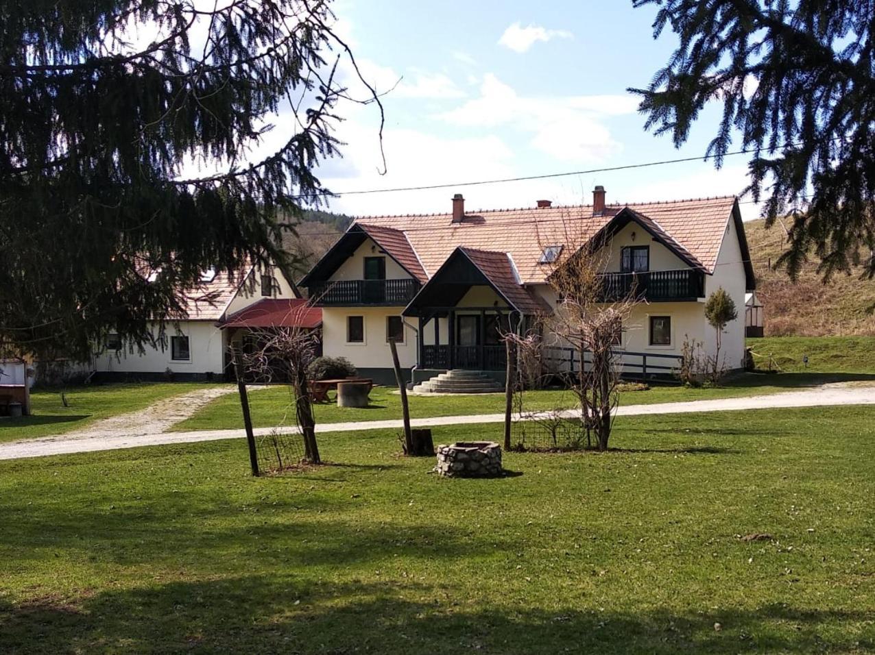Panzio-Kemping Bekoelce Bekolce Exteriör bild